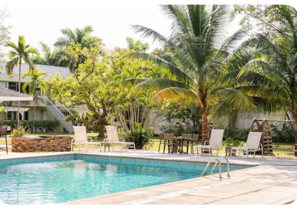 Апартаменты Beryls At Seawind On The Bay , Montego Bay , Jamaica Экстерьер фото